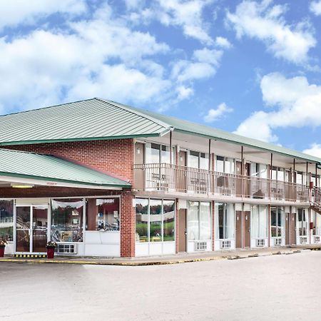 Days Inn By Wyndham Νιούπορτ Εξωτερικό φωτογραφία