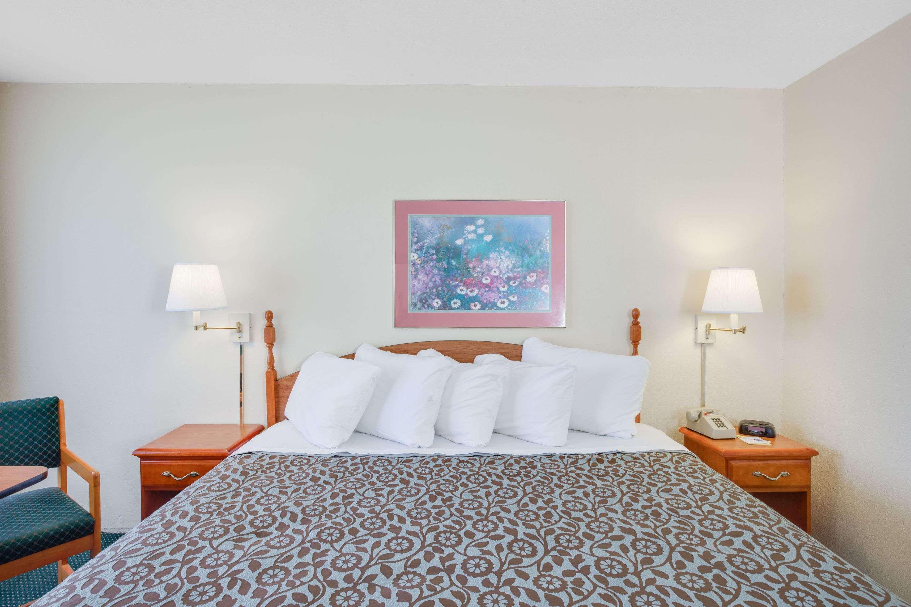 Days Inn By Wyndham Νιούπορτ Εξωτερικό φωτογραφία