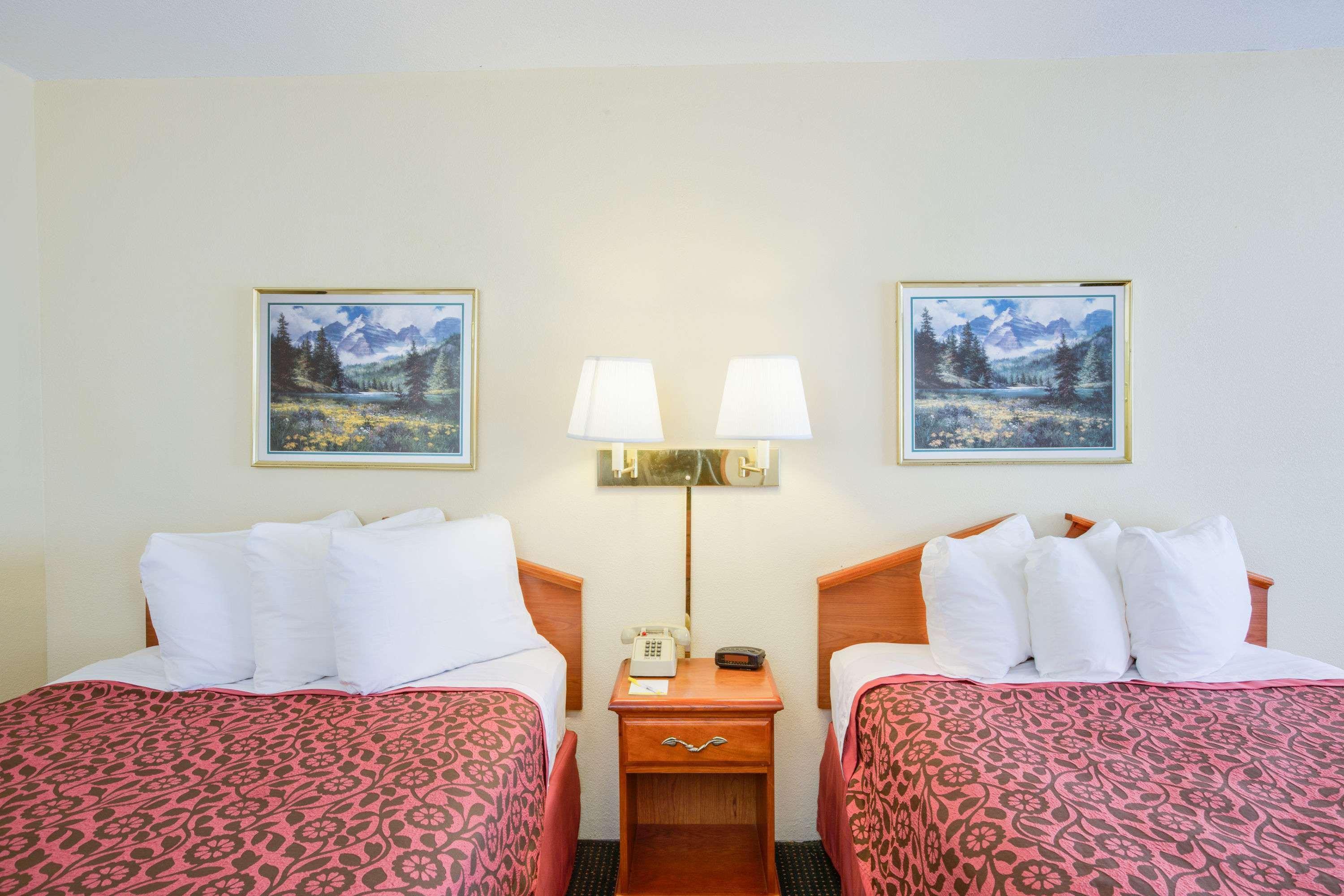 Days Inn By Wyndham Νιούπορτ Εξωτερικό φωτογραφία