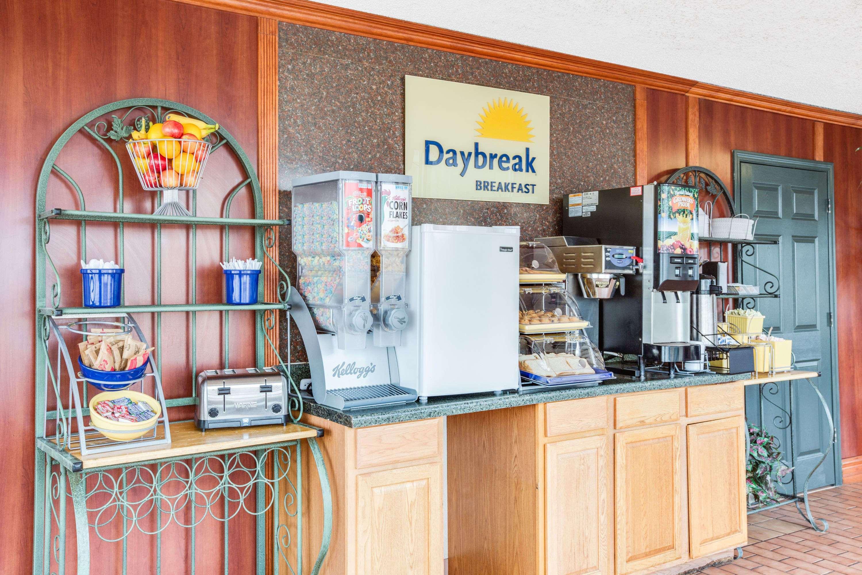Days Inn By Wyndham Νιούπορτ Εξωτερικό φωτογραφία
