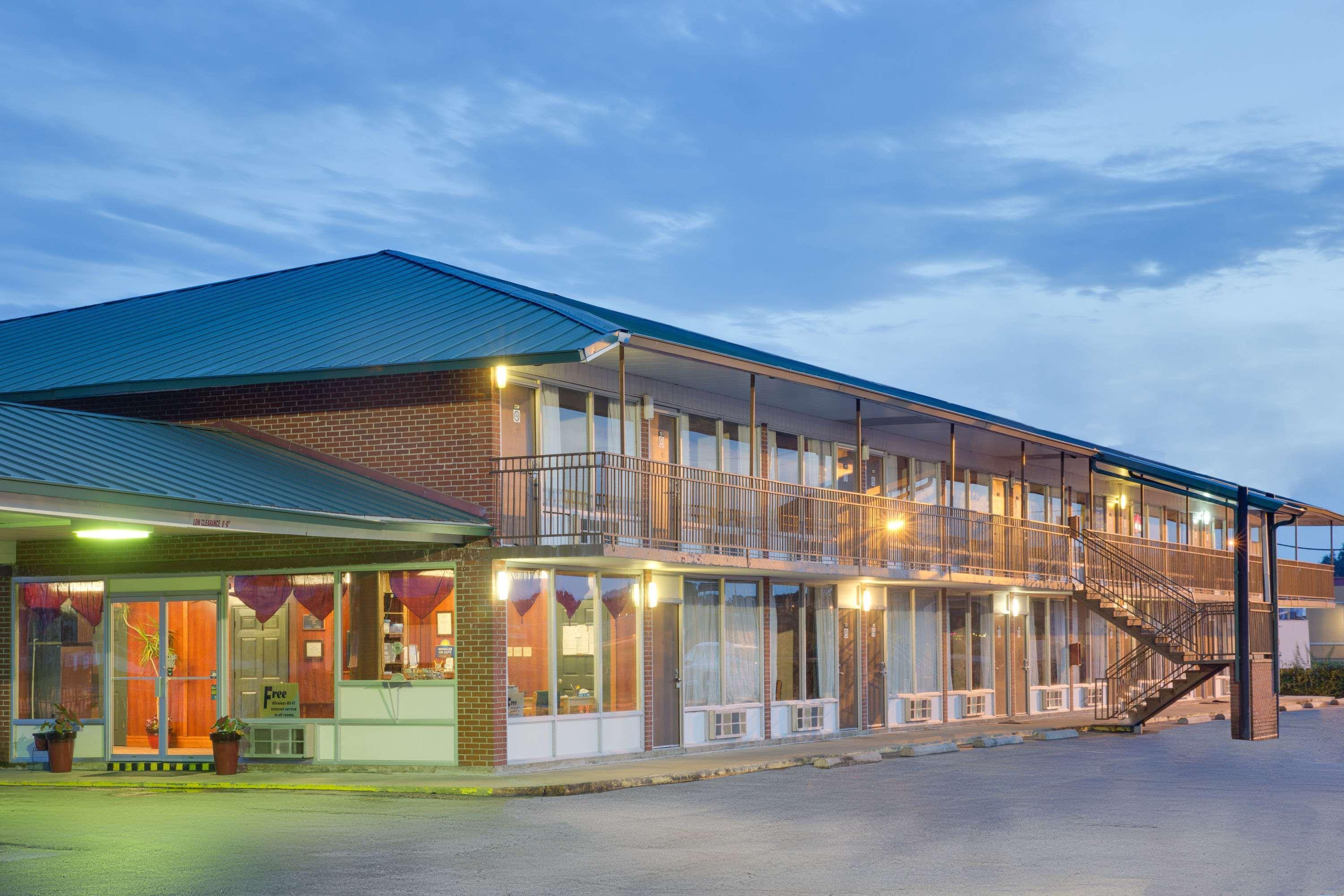 Days Inn By Wyndham Νιούπορτ Εξωτερικό φωτογραφία