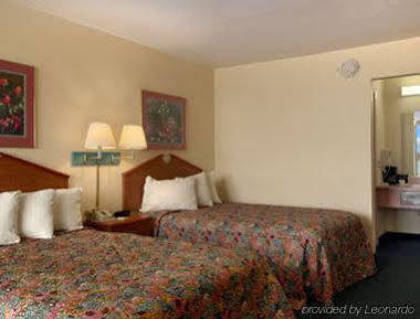Days Inn By Wyndham Νιούπορτ Εξωτερικό φωτογραφία